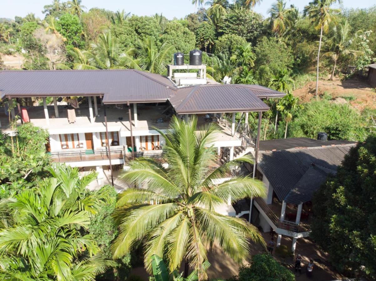 Heavens Holiday Resort Tennekumbura Buitenkant foto